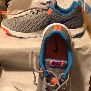 Barely Used Nike Running Sneakers!!!